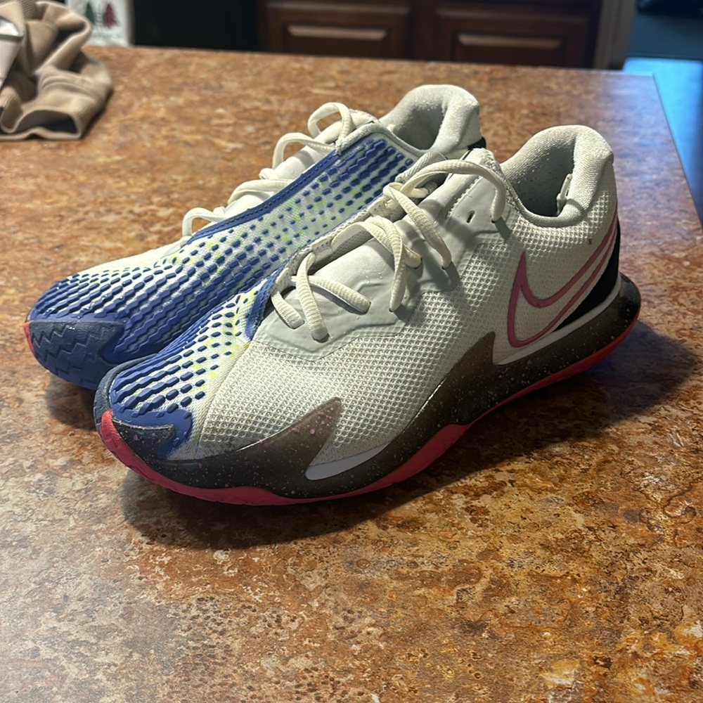 nike court shoes